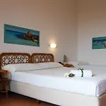 Onda Marina Hotell San Teodoro (Sardinia)